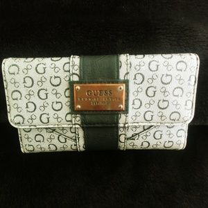 Guess Women's Trifold Wallet Clutch